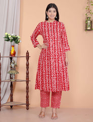 Women's Rayon Floral Printed Mandarin Collar A-Line Kurti with Trousers (Red-M)