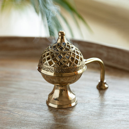 🕯️ Inayaat Hand-Etched Brass Incense Burner & Diffuser – Antique Yellow Finish