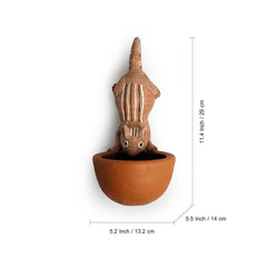 'Squeaking Squirrel' Wall Planter Pot In Terracotta (29 cm, Hand-Painted)