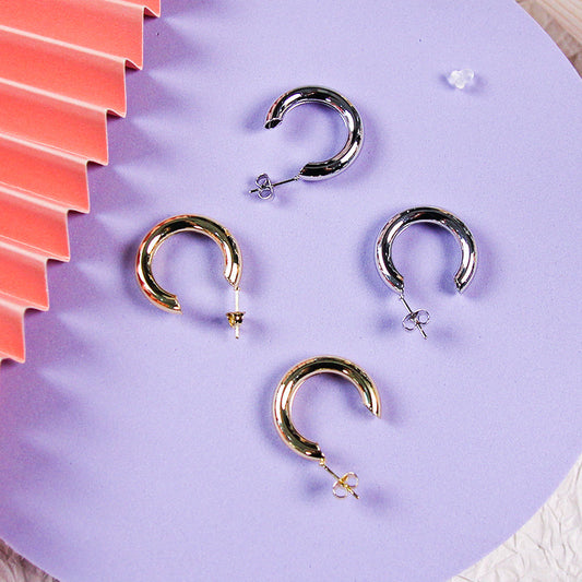 Simple C-Shaped Circle Earrings (Random Color)