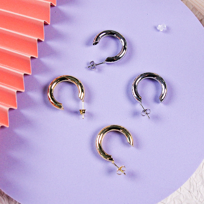 Simple C-Shaped Circle Earrings (Random Color)